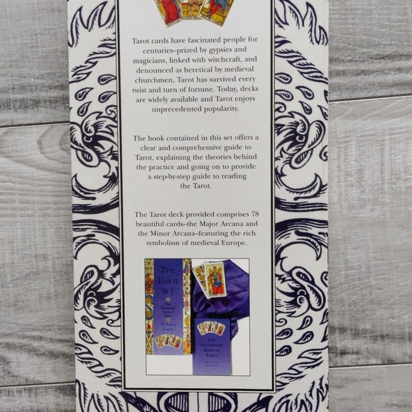 Tarot Cards and Book - Picture 4 of 9